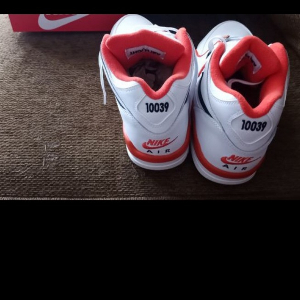 Shoes - Picture 4 of 4